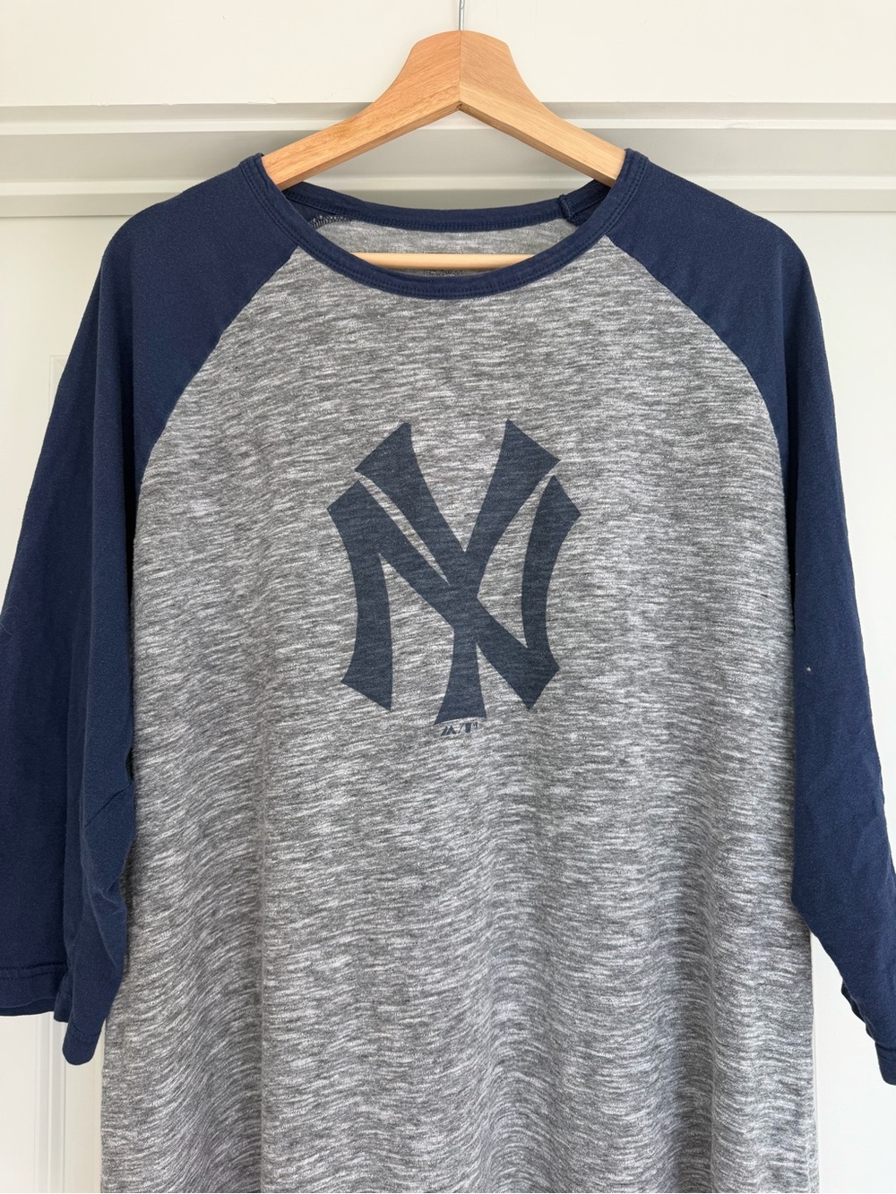 Majestic New York Yankees Raglan Baseball Tee Gray Navy XXL MLB - Picture 3 of 6